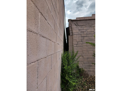 15K sqft multi use Industrial warehouse/office space for sale