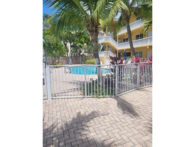 BOATER'S PARADISE..Deep water, no fixed bridges!  Best direct