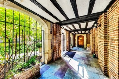 Welcome to 3E, an exceptional residence where Old-World glamour