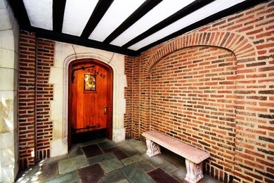 Welcome to 3E, an exceptional residence where Old-World glamour