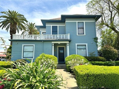 ***Charming corner-lot duplex in Riverside's historic district
