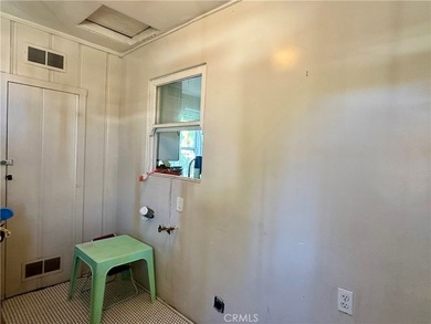 ***Charming corner-lot duplex in Riverside's historic district