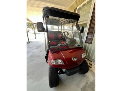 Welcome to this cozy furnished, turnkey home. 2 spacious