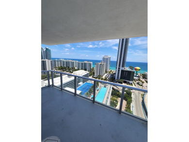 HYDE BEACH HOUSE GEM! 2 Bed/2 Bath condo-hotel unit on the 17th