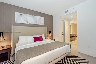 HYDE BEACH HOUSE GEM! 2 Bed/2 Bath condo-hotel unit on the 17th