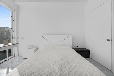 An exceptional residence in the heart of Downtown Miami, this