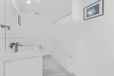 An exceptional residence in the heart of Downtown Miami, this