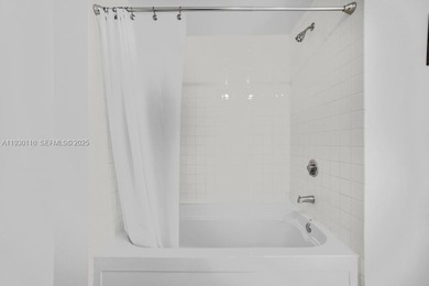 An exceptional residence in the heart of Downtown Miami, this