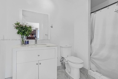 An exceptional residence in the heart of Downtown Miami, this