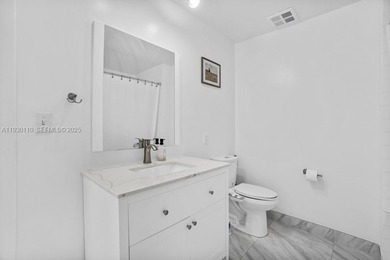 An exceptional residence in the heart of Downtown Miami, this