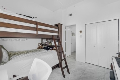 An exceptional residence in the heart of Downtown Miami, this