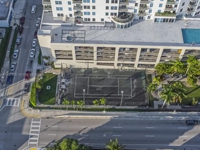 An exceptional residence in the heart of Downtown Miami, this
