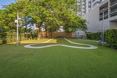 An exceptional residence in the heart of Downtown Miami, this