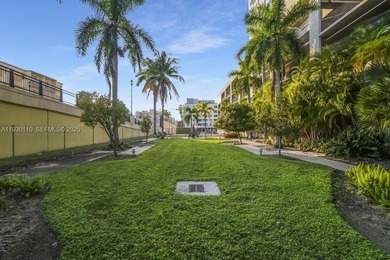 An exceptional residence in the heart of Downtown Miami, this