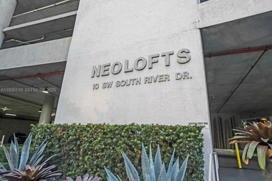 An exceptional residence in the heart of Downtown Miami, this