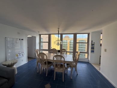 HUGE 2 bedroom 2.5 Bath Top Floor Penthouse Suite with amazing