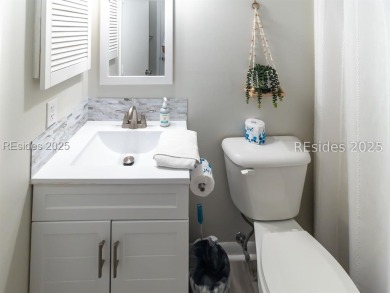 Beautiful 2nd floor villa in C building with great views &