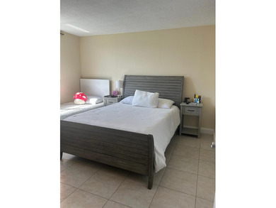 ** EXCELLENT LOCATION!!! NORTH MIAMI BEACH!!!! ..BEAUTIFUL 1 BIG