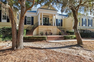 A classic Southern Style architecture with incredible sweeping