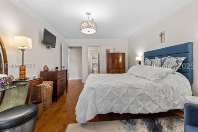 Penthouse villa 4 BR, 3 full bath This villa is beautifully