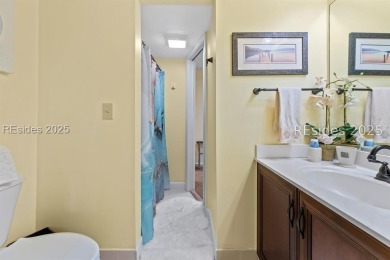 Penthouse villa 4 BR, 3 full bath This villa is beautifully