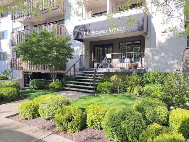 Downtown Los Altos Condo!  Come see this fabulously remodeled