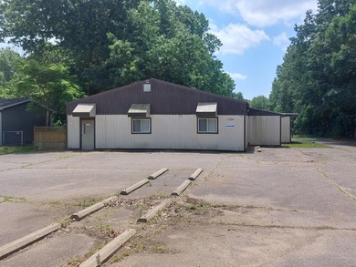 Excellent Investment Opportunity! This commercial building