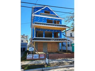 BRAND NEW CONSTRUCTION JUST 3 BLOCKS TO THE BEACH W/ ELEVATOR!!