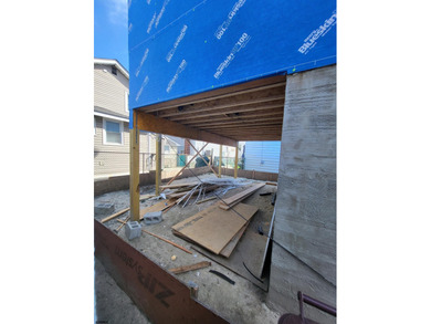 BRAND NEW CONSTRUCTION JUST 3 BLOCKS TO THE BEACH W/ ELEVATOR!!