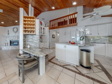 Breathtaking bayfront condominium at Mariner Village on