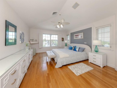 Breathtaking bayfront condominium at Mariner Village on