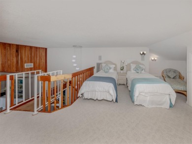 Breathtaking bayfront condominium at Mariner Village on