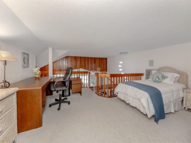 Breathtaking bayfront condominium at Mariner Village on