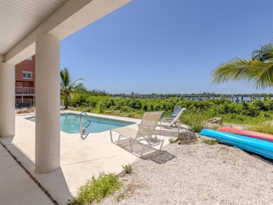 Breathtaking bayfront condominium at Mariner Village on