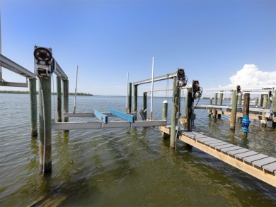 Breathtaking bayfront condominium at Mariner Village on