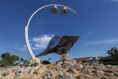 Breathtaking bayfront condominium at Mariner Village on