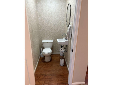 3br2.5b well maintained home on beautiful sloping lot. No stairs