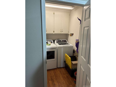 3br2.5b well maintained home on beautiful sloping lot. No stairs