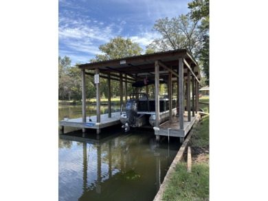 3br2.5b well maintained home on beautiful sloping lot. No stairs