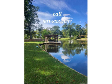 3br2.5b well maintained home on beautiful sloping lot. No stairs