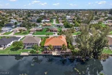 CAPE CORAL FRESHWATER CANAL HOME - This home is located close