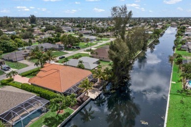 CAPE CORAL FRESHWATER CANAL HOME - This home is located close