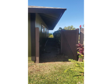 This is a leasehold property. DHHL Leasehold, Village's at