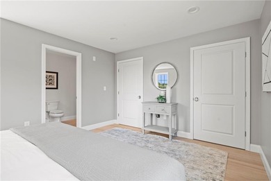 *1ST FLOOR END UNIT WITH EXTRA LARGE BALCONY!* CERTIFICATE OF