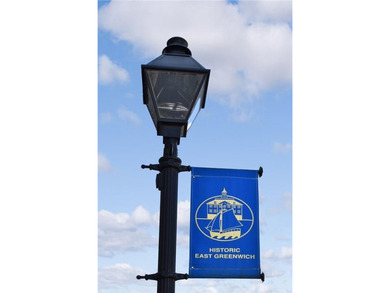 *1ST FLOOR END UNIT WITH EXTRA LARGE BALCONY!* CERTIFICATE OF