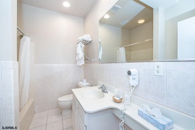 Beautiful 2BR/2BA at the Ebb Tide Suites Condominiums just a