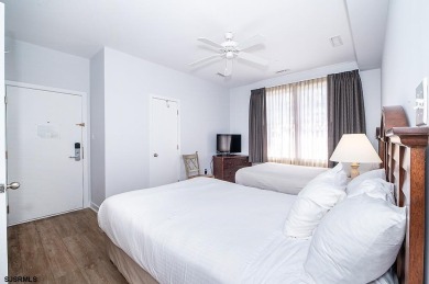 Beautiful 2BR/2BA at the Ebb Tide Suites Condominiums just a