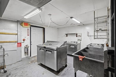 A turnkey business on the very high visibility corner of US 19