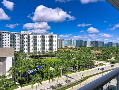 Beautiful sought after unit, oceanfront studio with gorgeous