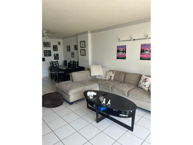 Very spacious 1 bedroom apartment with large balcony. Livingroom